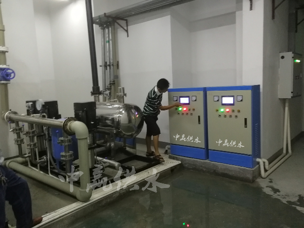 長沙無負壓成套供水設備.jpg