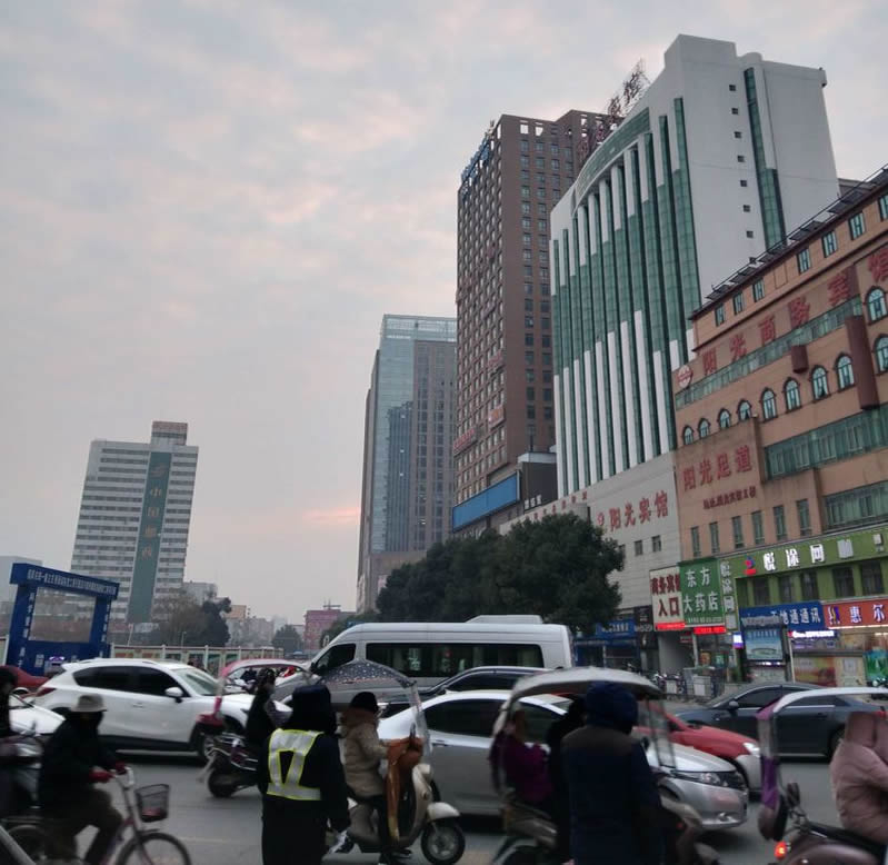 信陽市購物中心定制全自動隔油提升一體化設(shè)備和污水提升設(shè)備各1臺